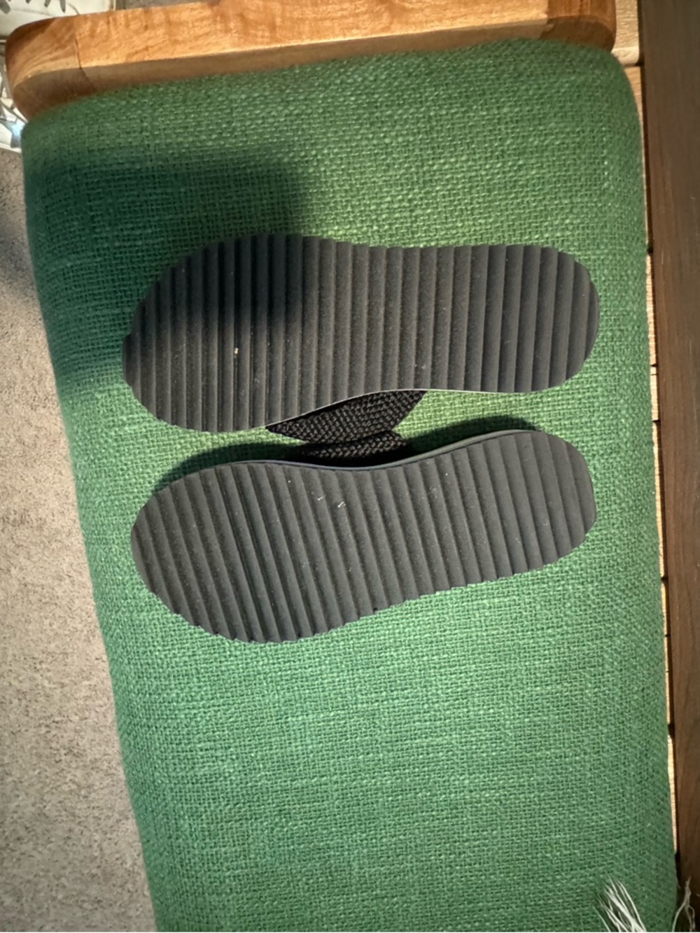 Roxy Kids Black Flip Flops with Multicolor ROXY Logo - Picture 3 of 3